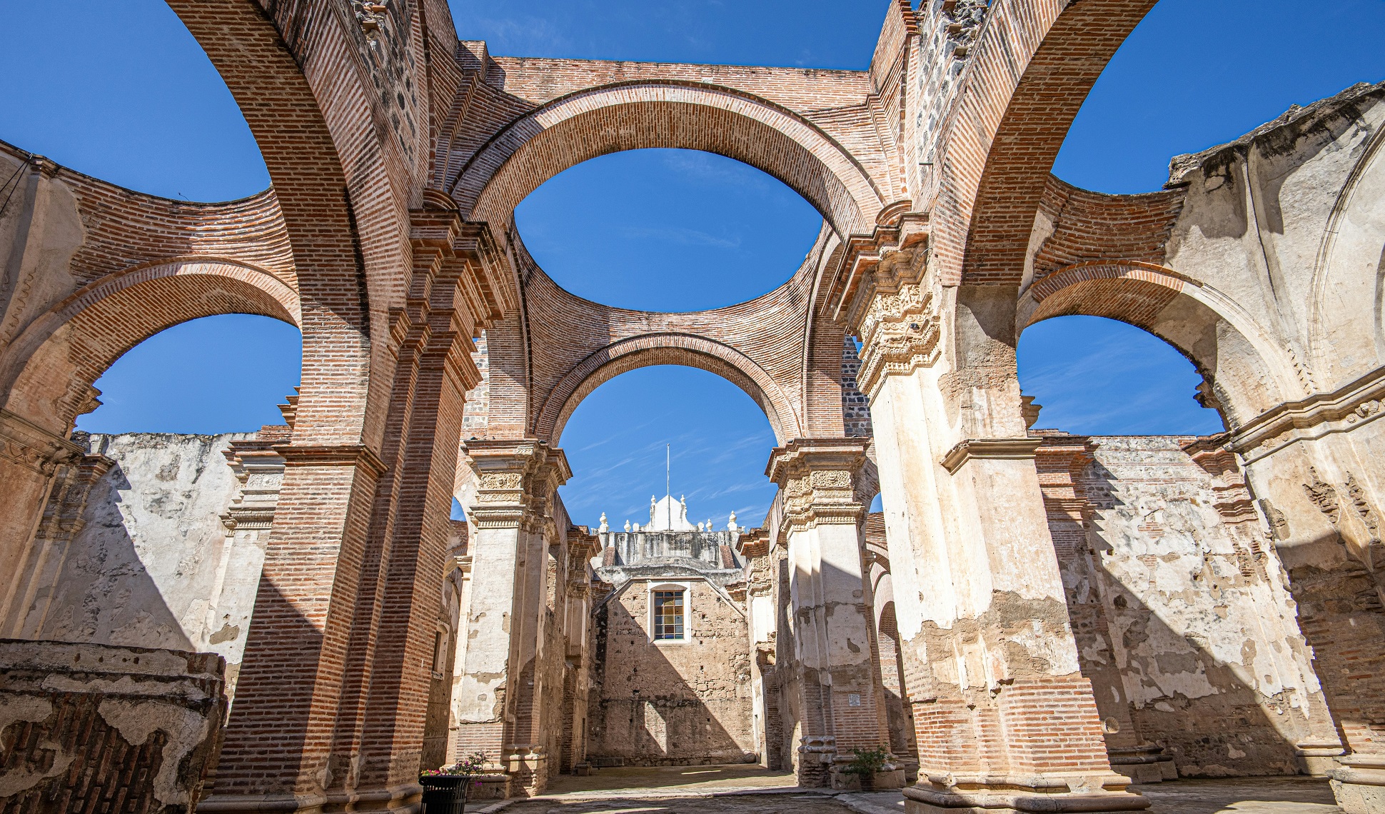 Catedral de Santiago | Mana5280 on Unsplash | Viaggigiovani.it