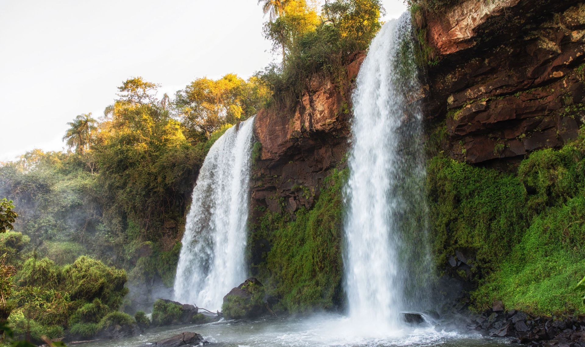 Dos Hermanas | Cascate Iguazú | Atosan on Canva | Viaggigiovani.it