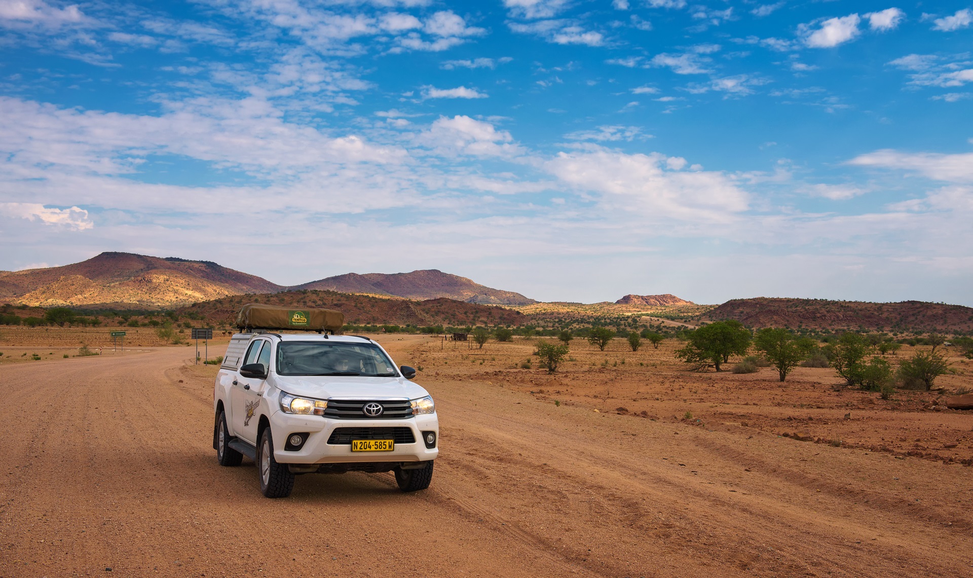 Macchina a Damaraland | Consigli Viaggio Namibia | Viaggigiovani.it