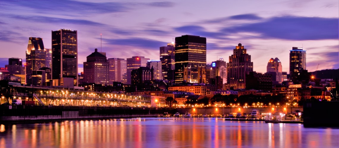 Montreal di sera con il tramonto