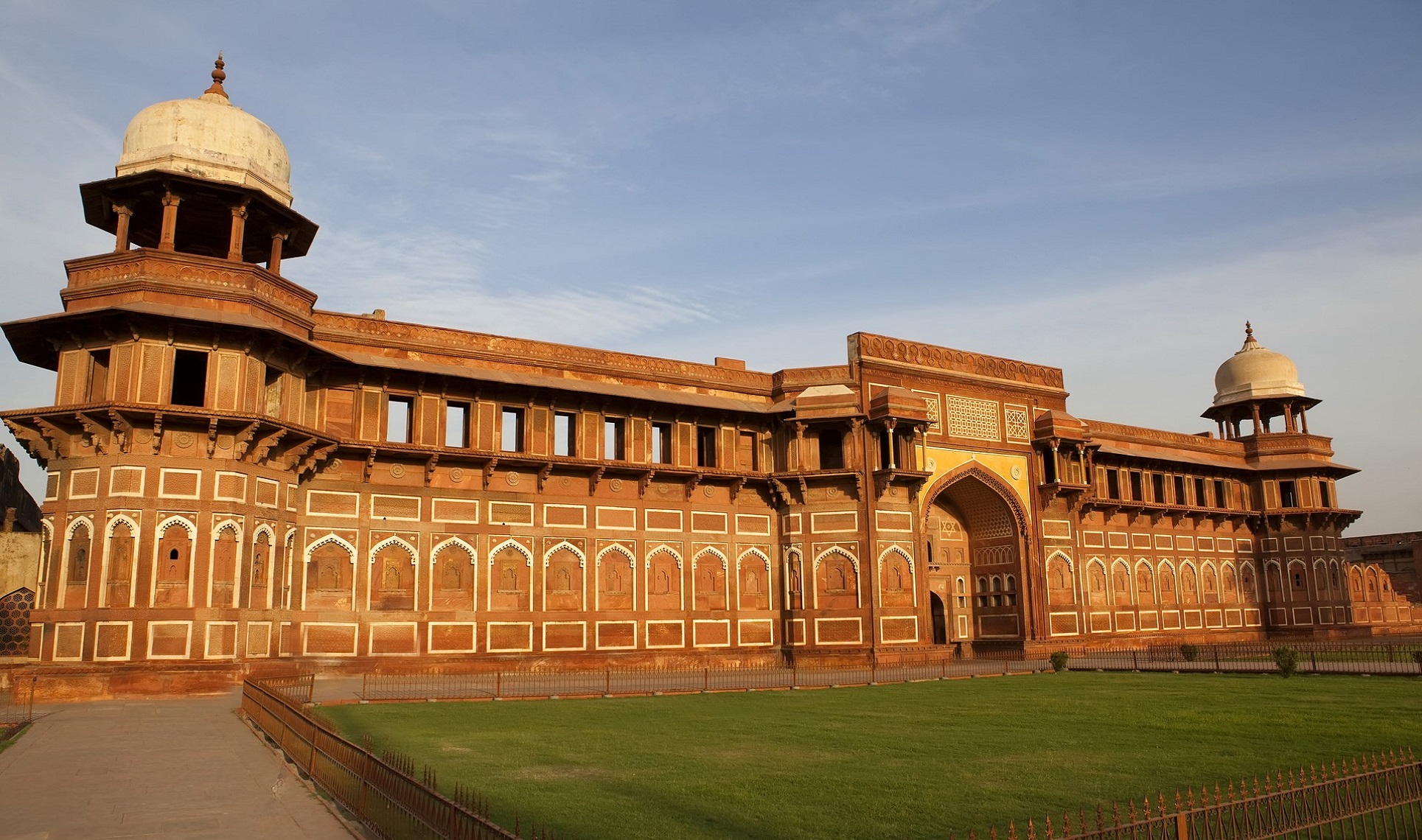 Agra Fort | Shutterstock | Viaggigiovani.it