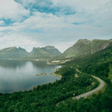 Strada panoramica di Senja | Top 3 Norvegia | Felix Bacher on Unsplash