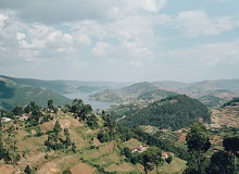 Lake Bunyonyi | Social Income on Unsplash