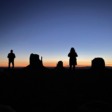  Monument Valley | Top 3 USA | Photo by Daniel Gregoire on Unsplash