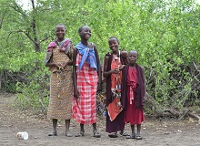 Bambine masai sorridenti 